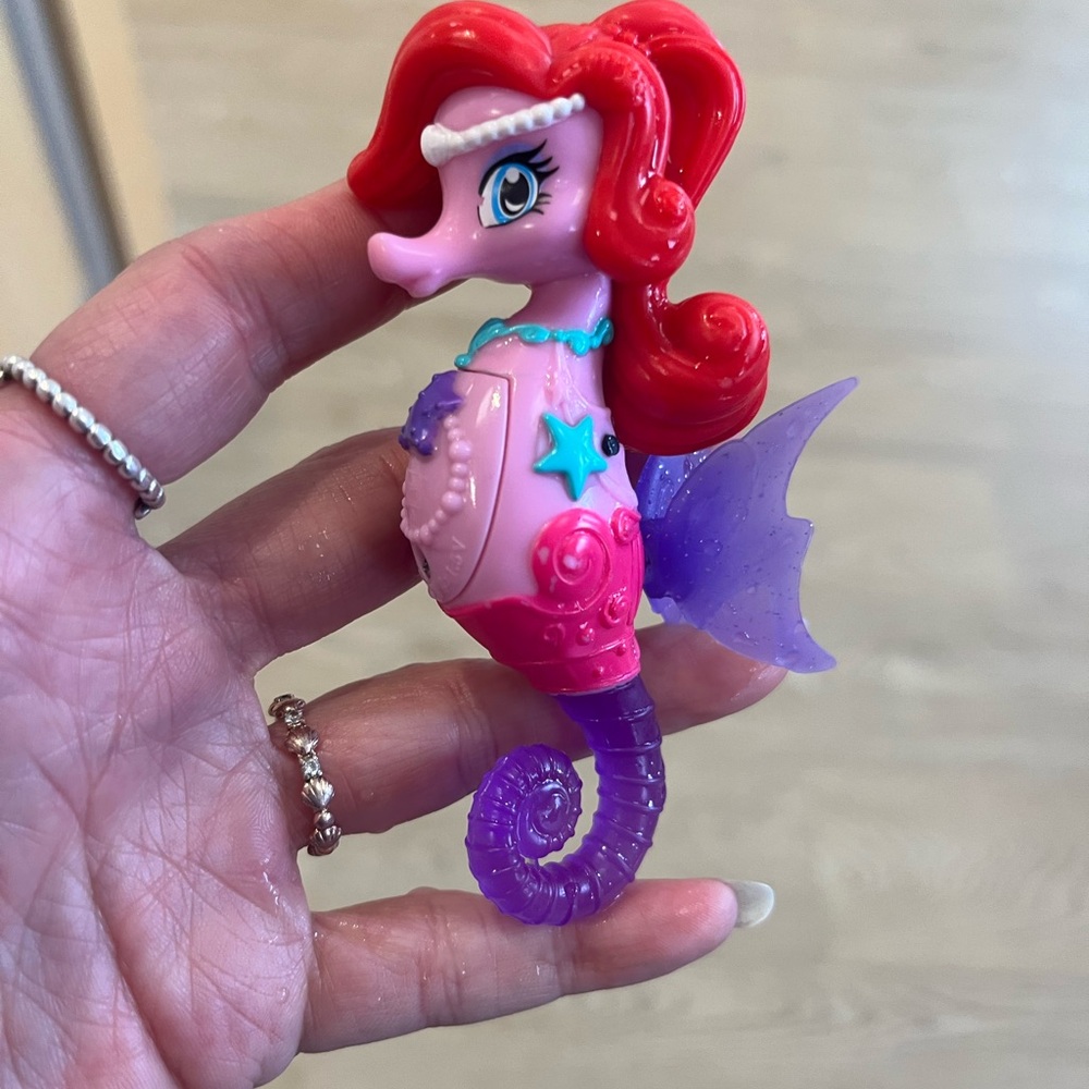 Zuru Robo Alive Cute-Seas Seahorse Pink Purple Tested & Works Glittler Fins
